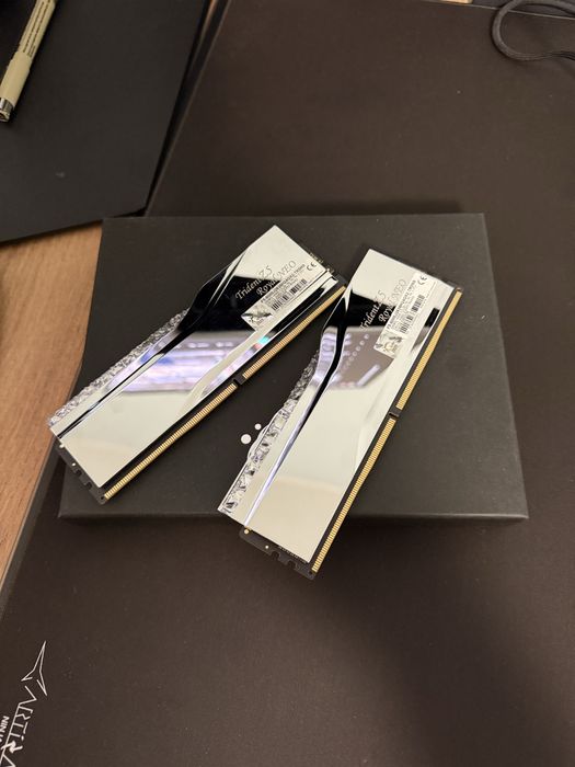 GSkill 6000c26 1.45v M die 48gb sk hynix Trident Royal