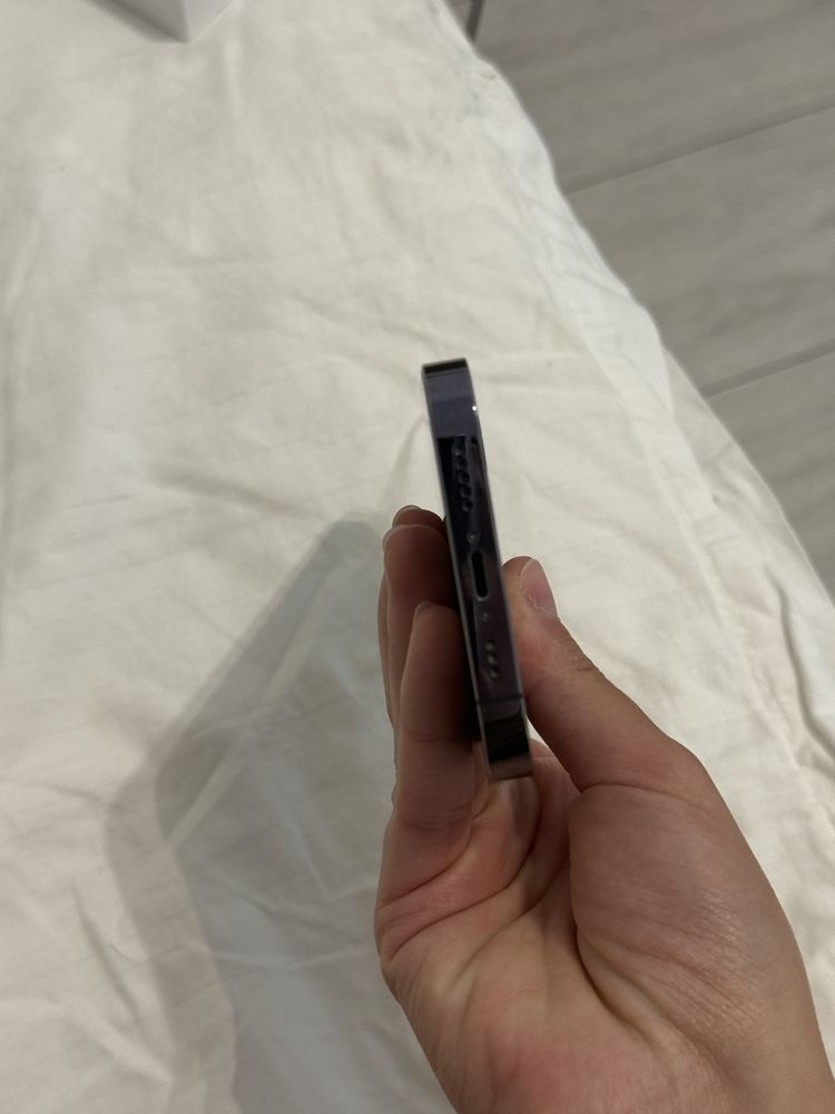 iPhone 14 Pro смартфон