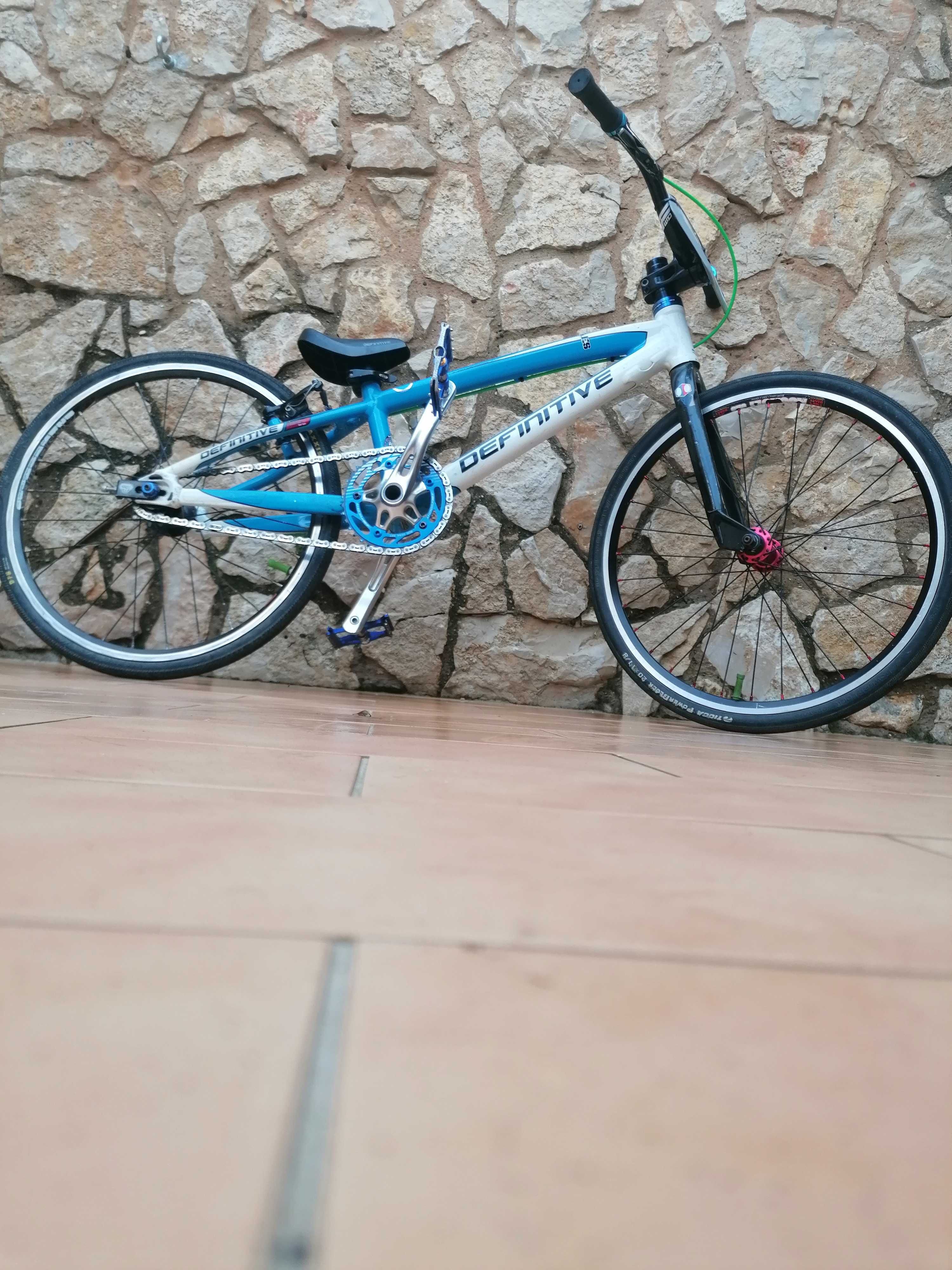 Bicicleta bmx race definitive