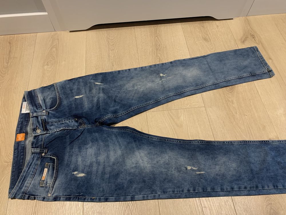 Jeans meskie HUGO BOSS L