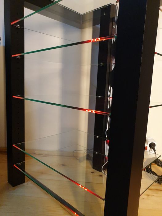 Regał, stojak audio z aluminium I szkła RGB LED model TEVOR