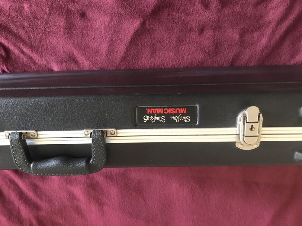 Кейс Ernie Ball Music Man 4980  Case for StingRay 4 or 5-String Ba