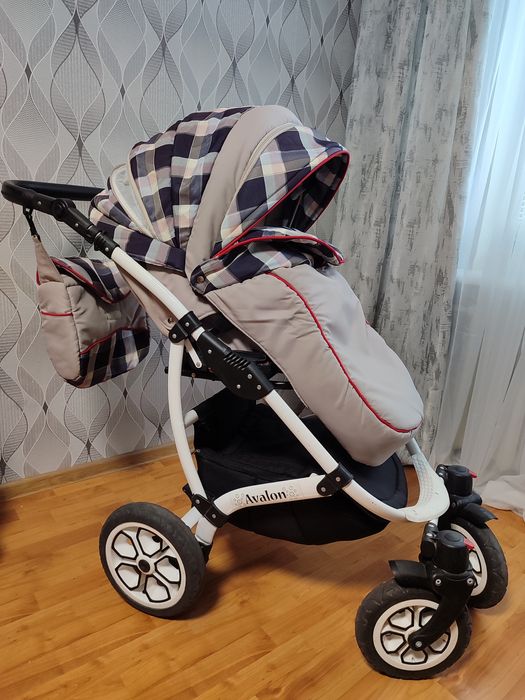 Продам коляску Avalon