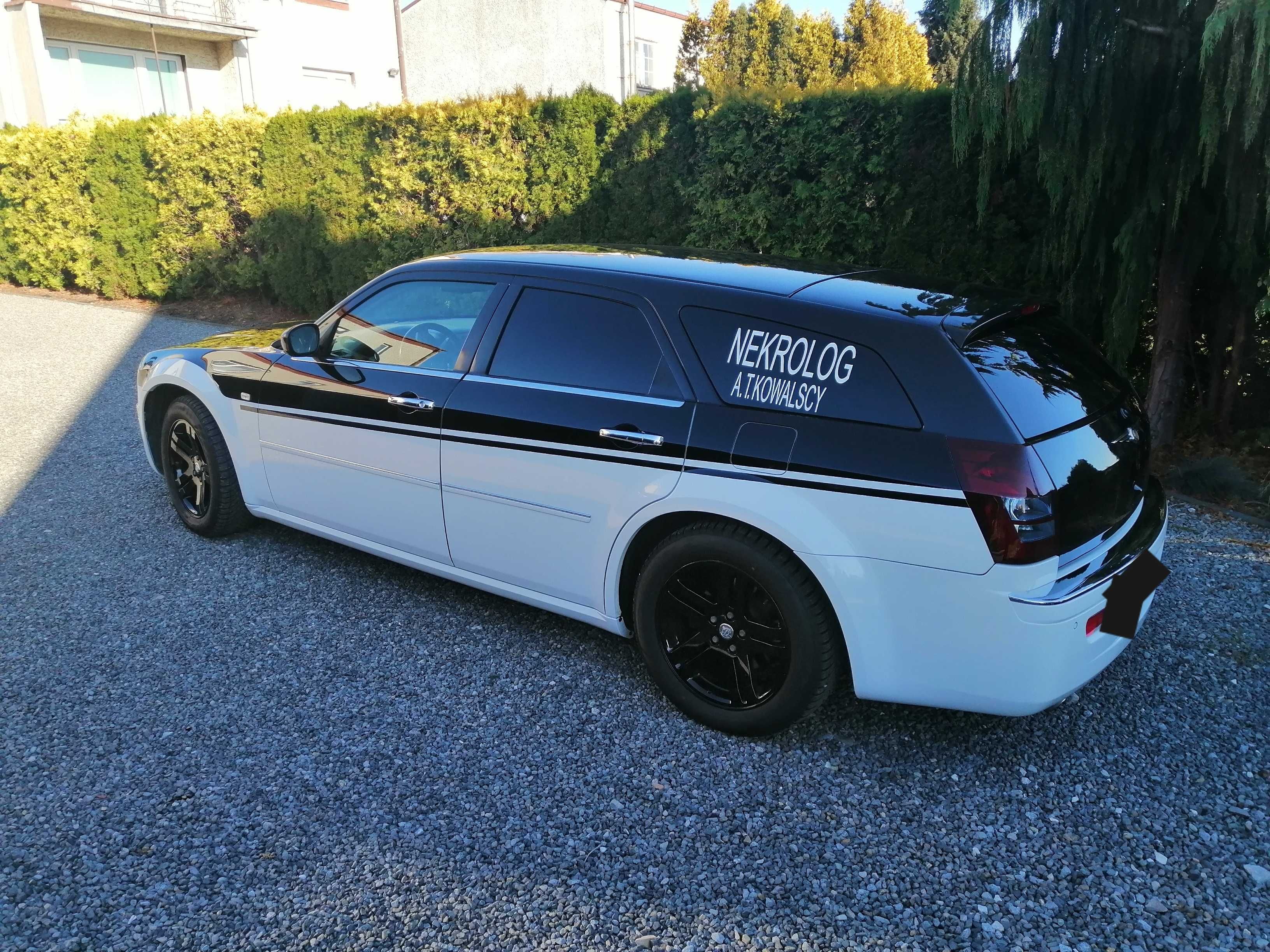 Karawan pogrzebowy Chrysler 300C