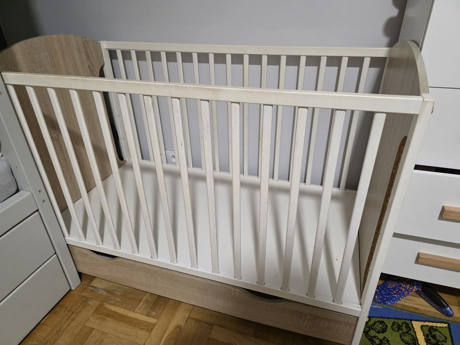 Łóżeczko dziecięce drewniane