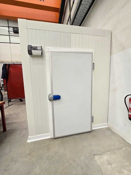 Câmara Frigorífica Hotelaria - Monobloco 3x2,5x2,5m - Faro