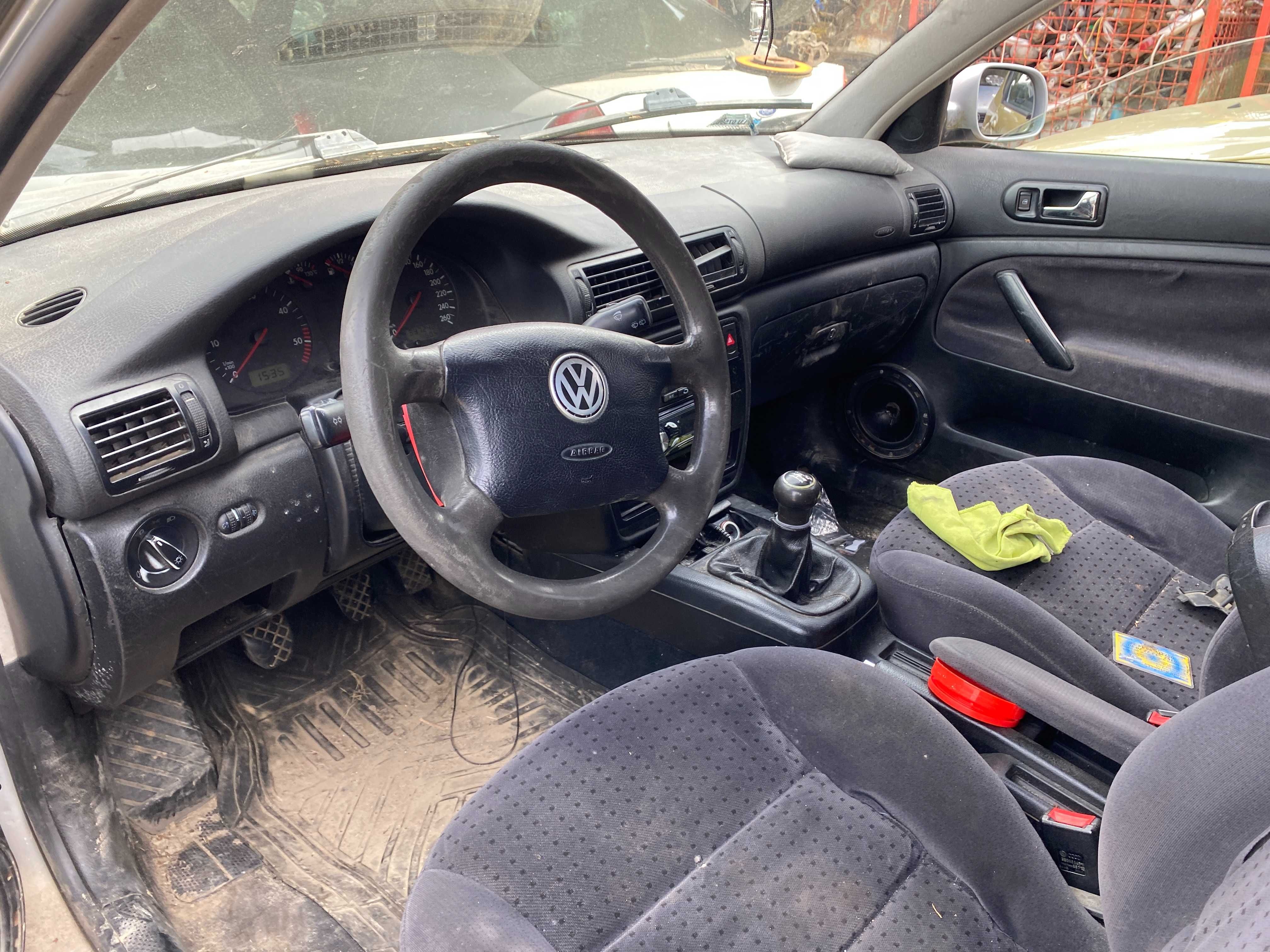 2000 Volkswagen Passat B5 1.9tdi wszystkie części