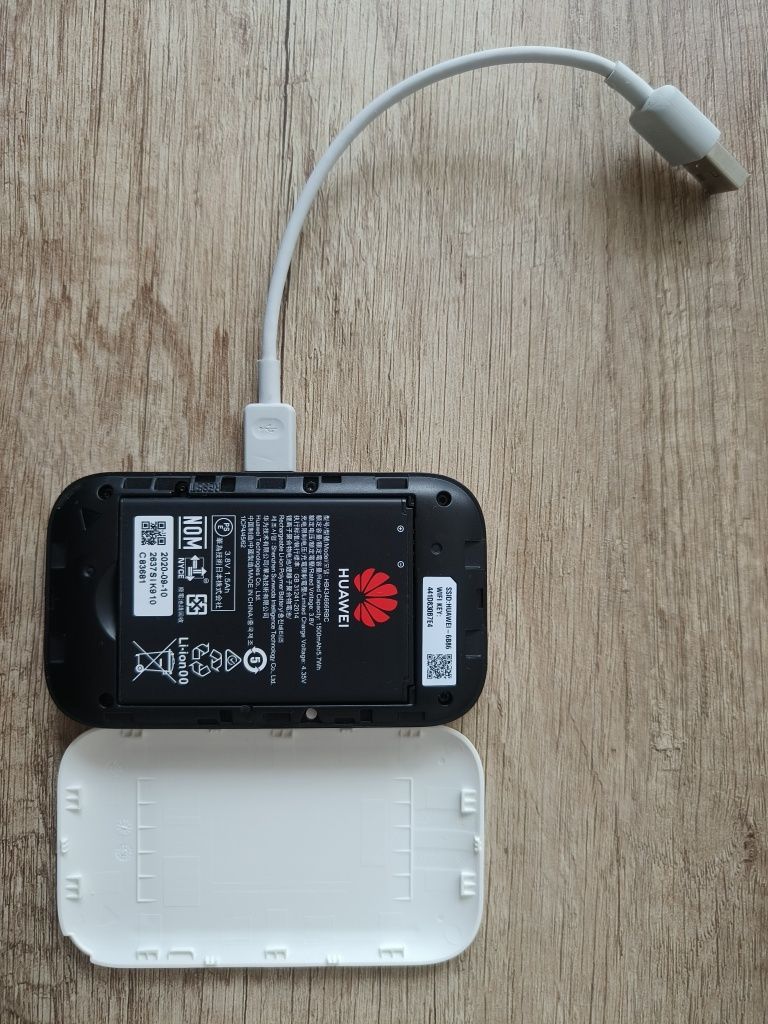 Huawei Mobile WiFi 3s – biały router/modem