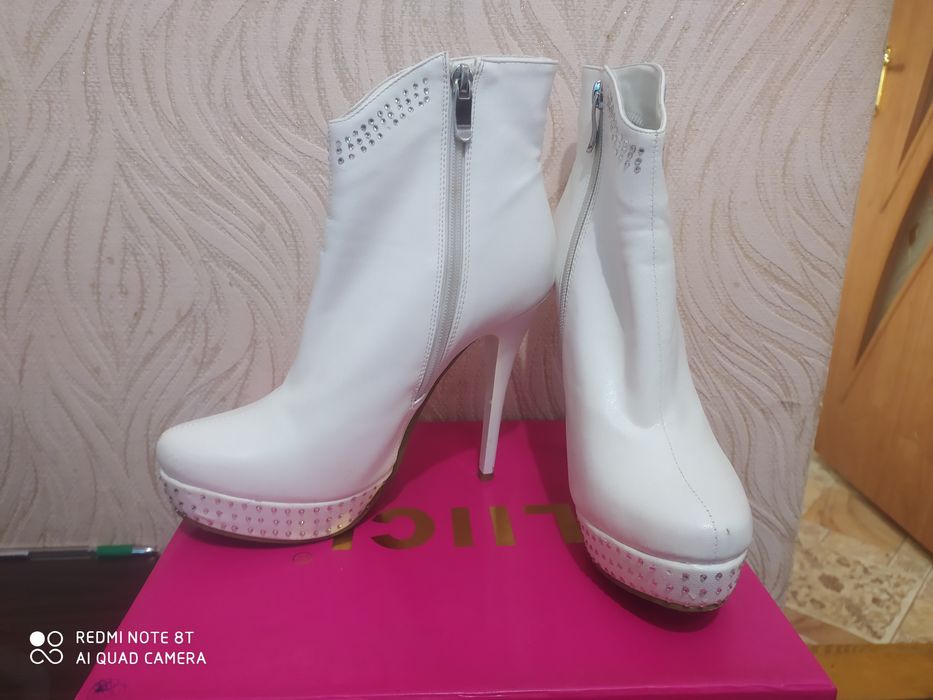 Весільні батальйони білі