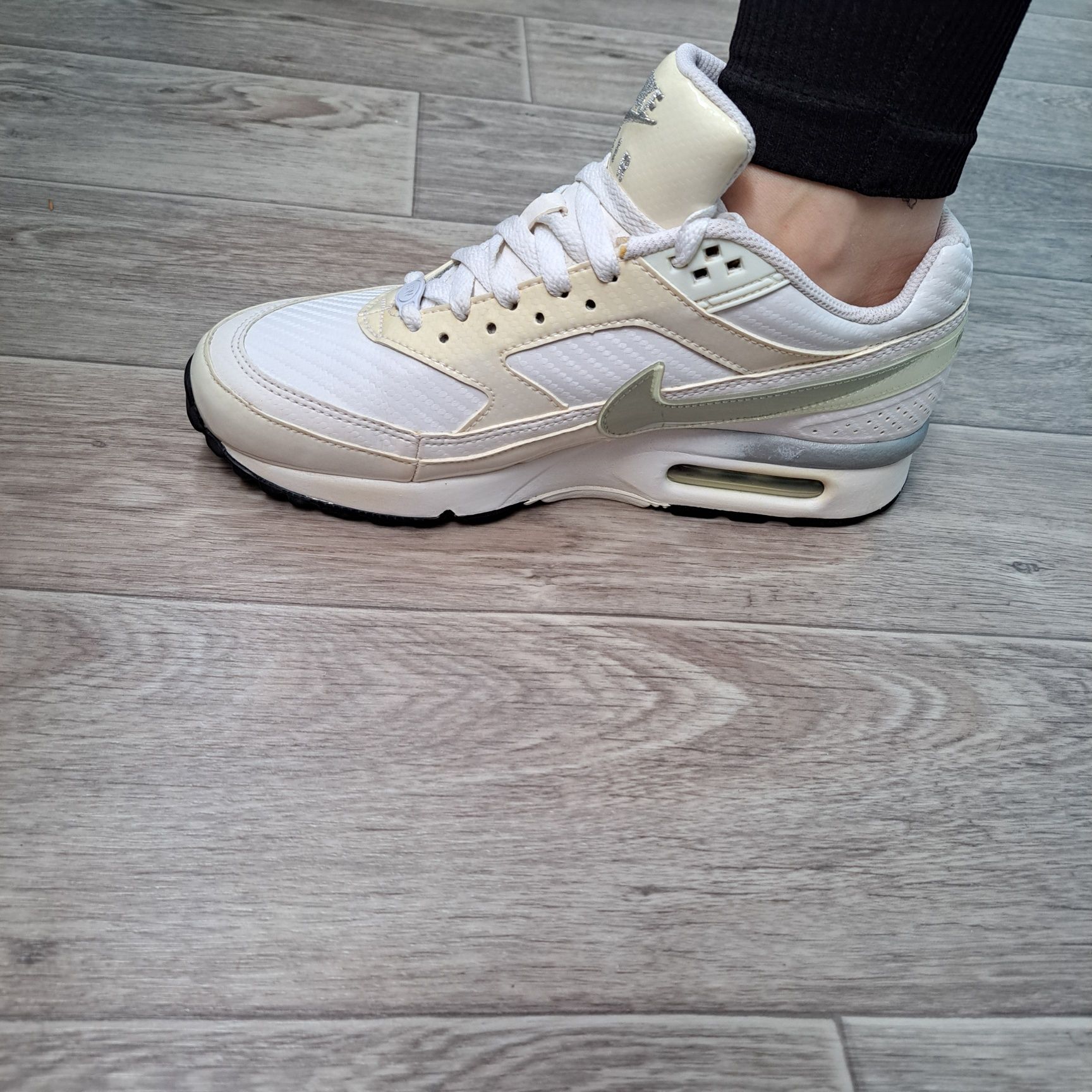 Кроссовки NIIKE AIR MAX р.39 оригинал