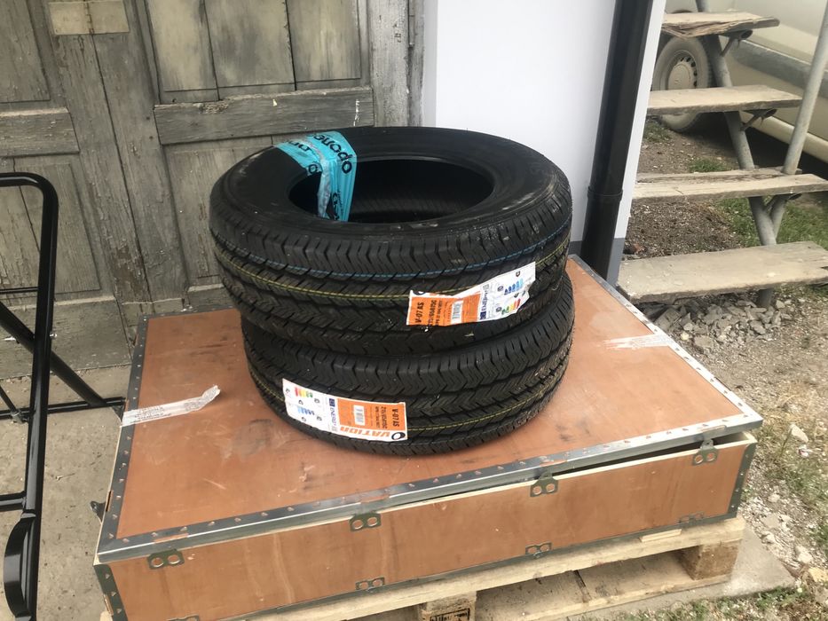 Opony całoroczne 215/65 r15 c