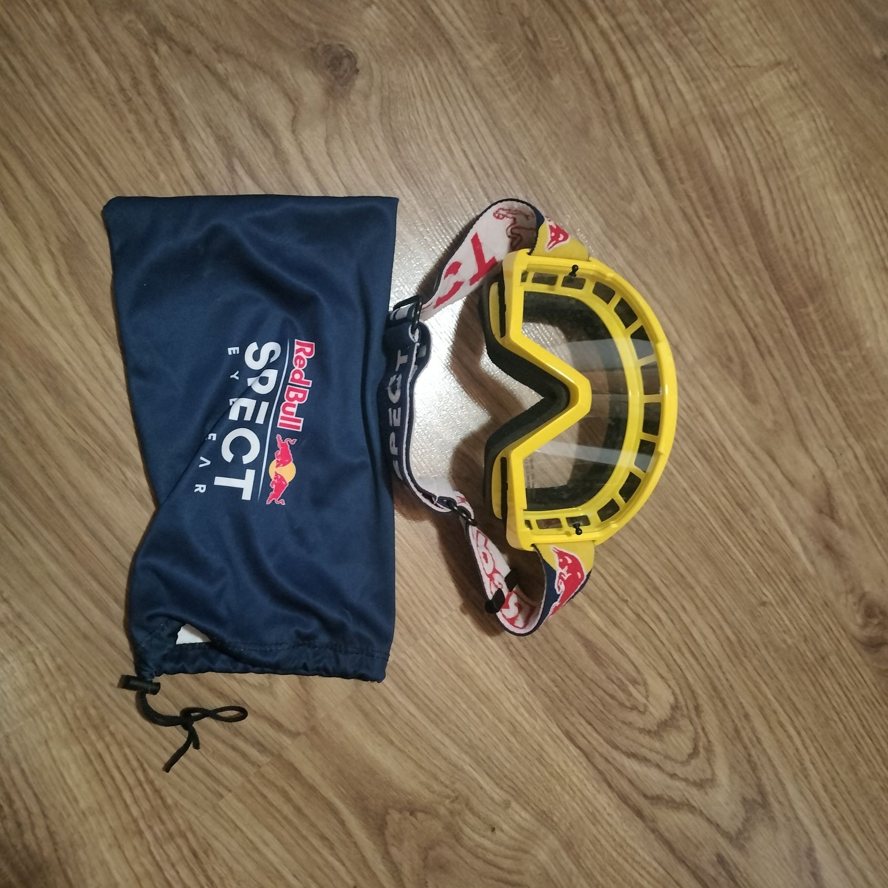 Sprzedam gogle nowe Red Bull