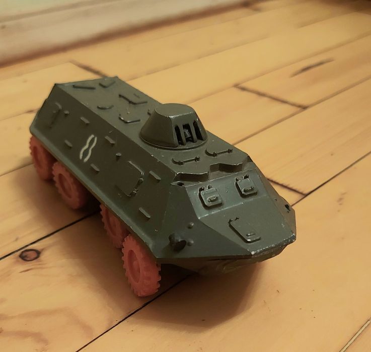 Коллекция игрушек военной техники