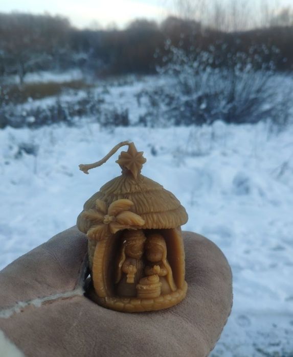 Свічка у формі - Вертепу з натурального бджолиного воску