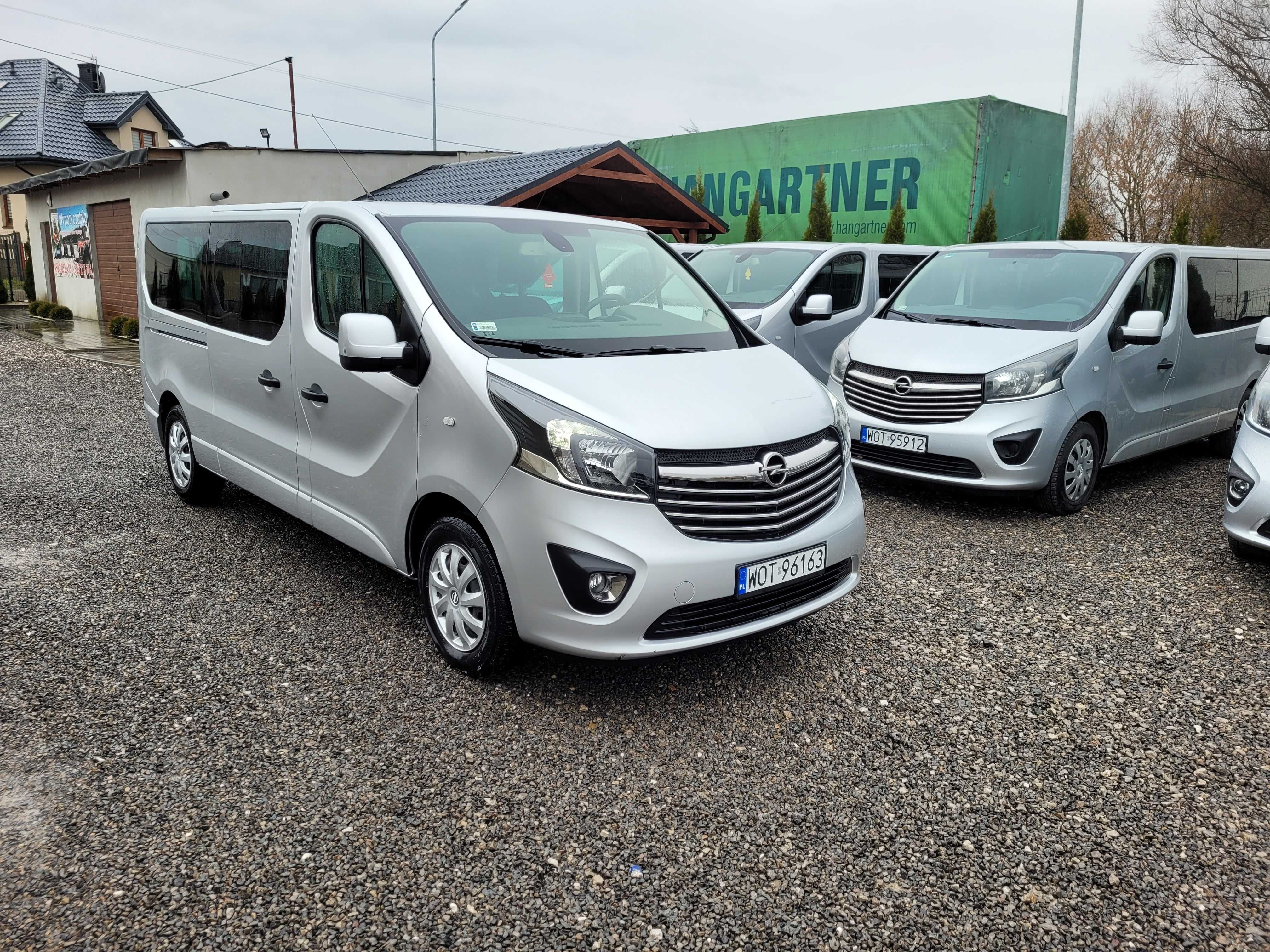 Wynajem Wypożyczalnia busów 9-osobowy