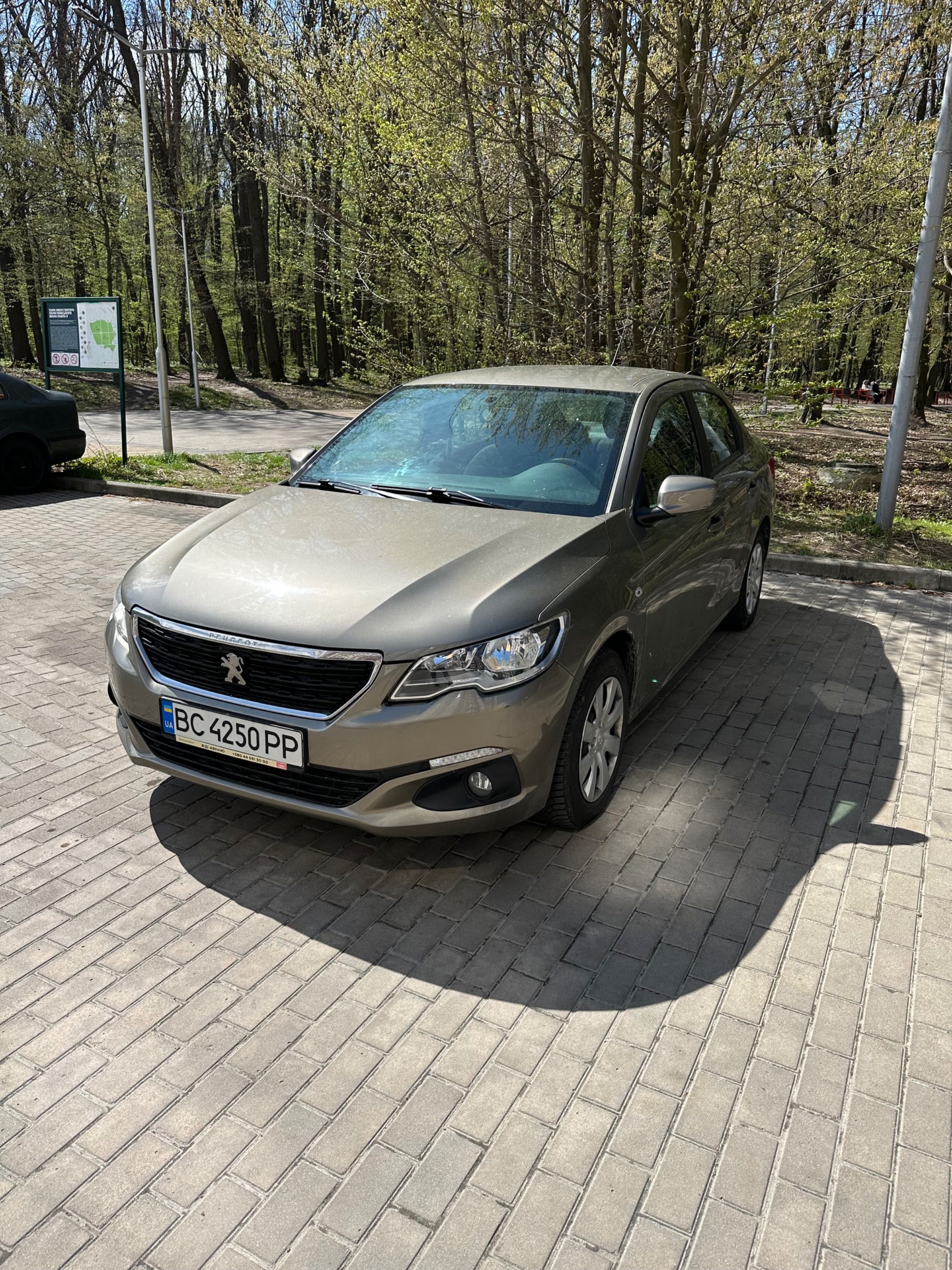 Оренда авто PEUGEOT 301 2018року 1.2 газ 3500 тиждень