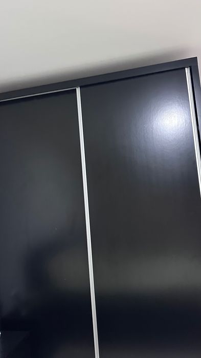 Roupeiro preto quarto casal