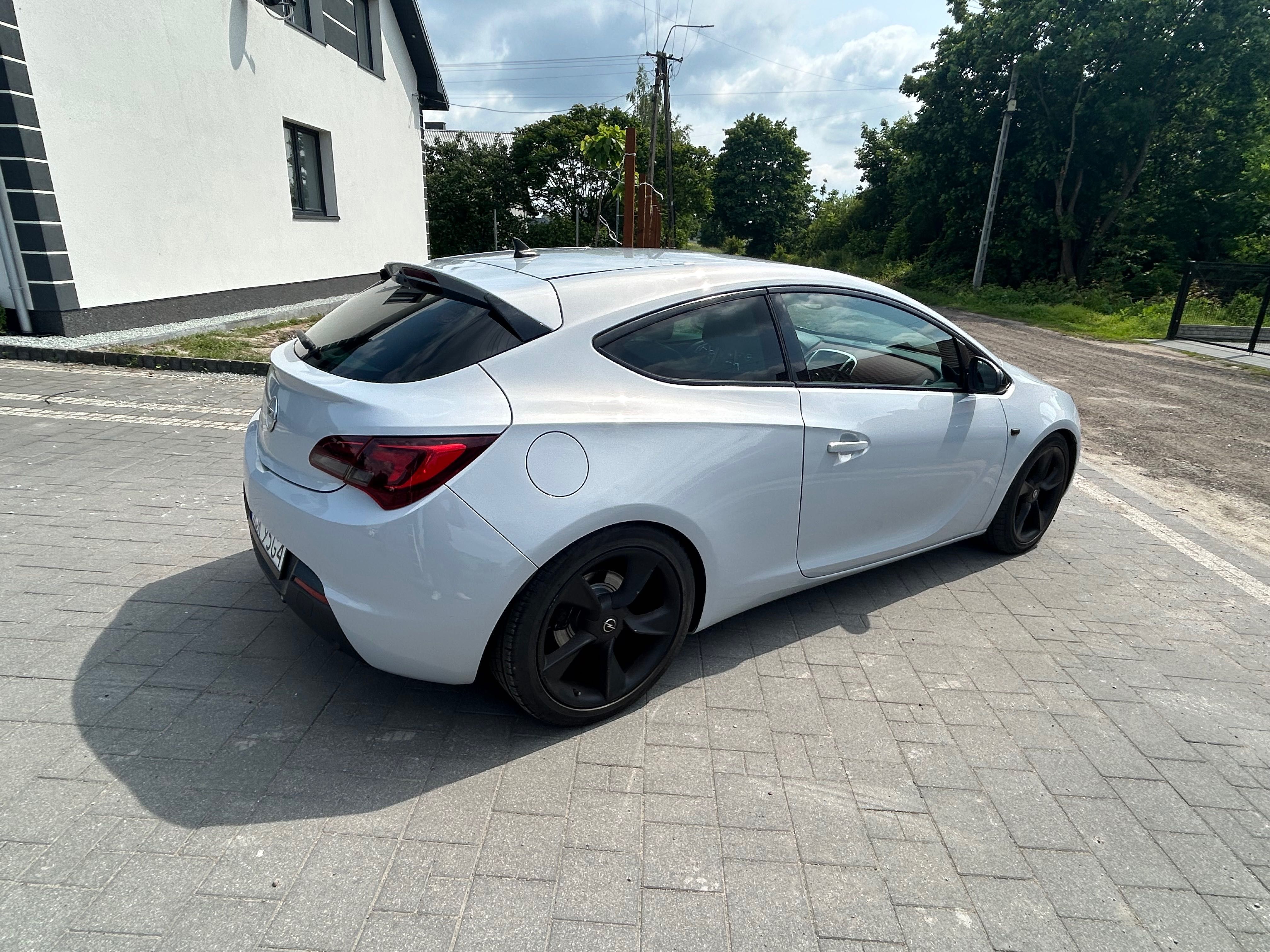 Opel astra j GTC 2.0 cdti DOINWESTOWANA