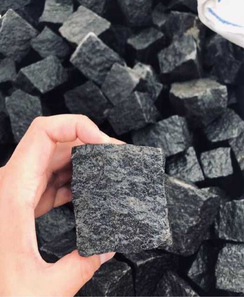 CZARNA KOSTKA BAZALTOWA 4x6, 7x9, 10x10 Czarny Granit Szwed