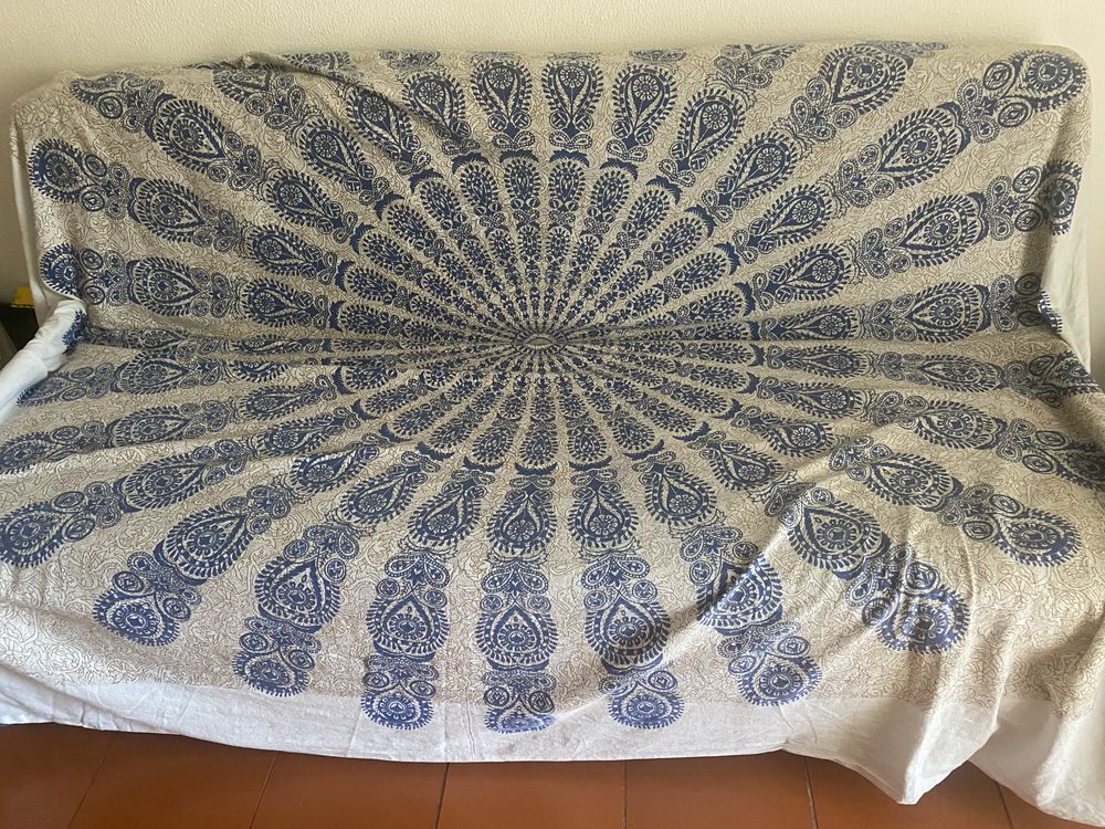 Sofa cama azul bem conservado