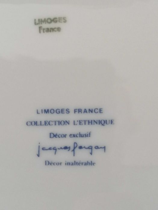 Cinzeiro retangular em loiça Limoges, França.
Collection L`ETHNIQUE