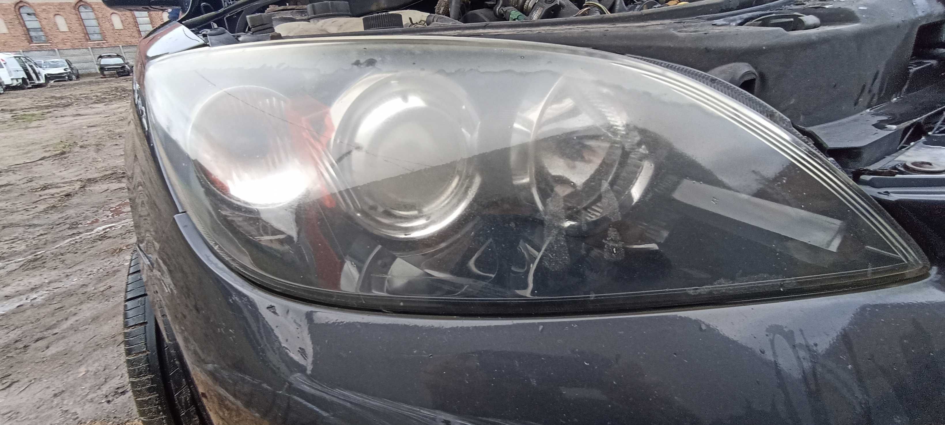 lampa przód przednia mazda 3  BK 1.6 citd lak 28b europa