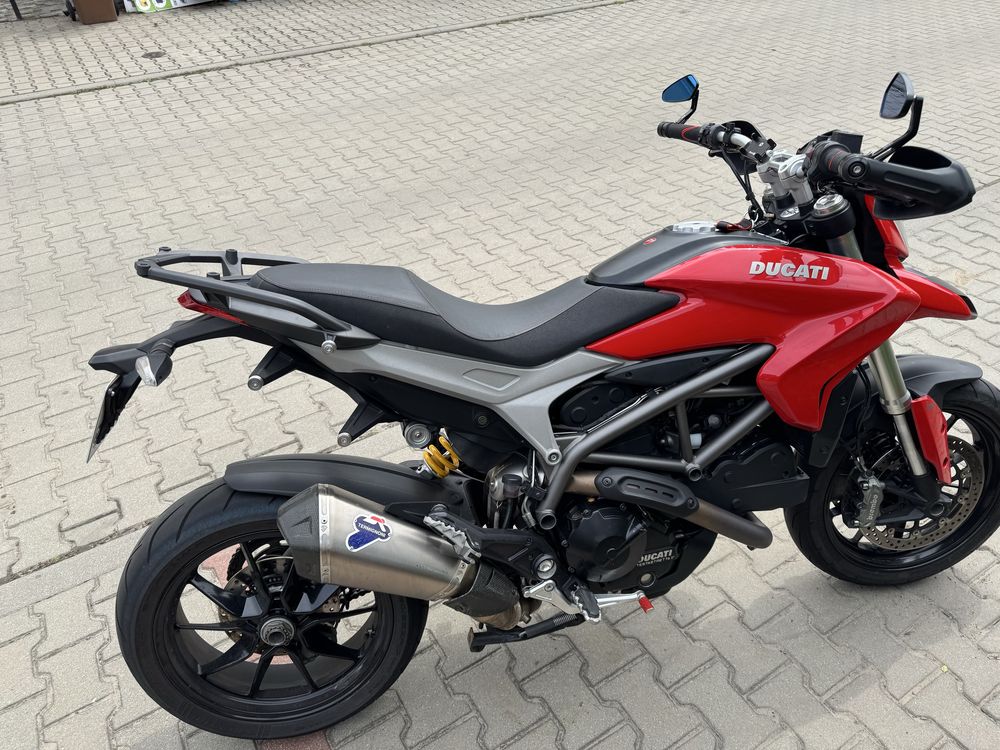 Ducati Hyperstada 821