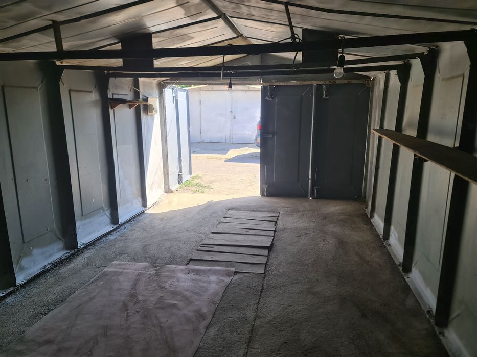 Сдам железный гараж, кладовка пос. Котовского,  на ул. Паустовского