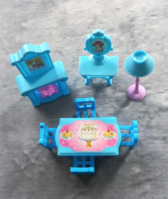 Набор мебели для кукольного домика