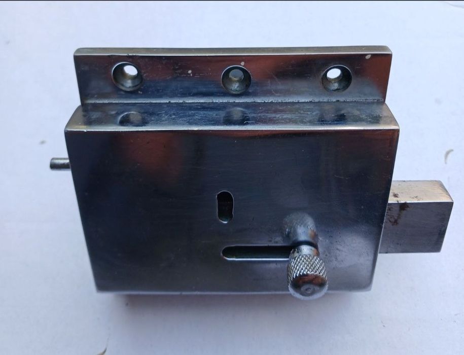 Ригельный замок ручной работы