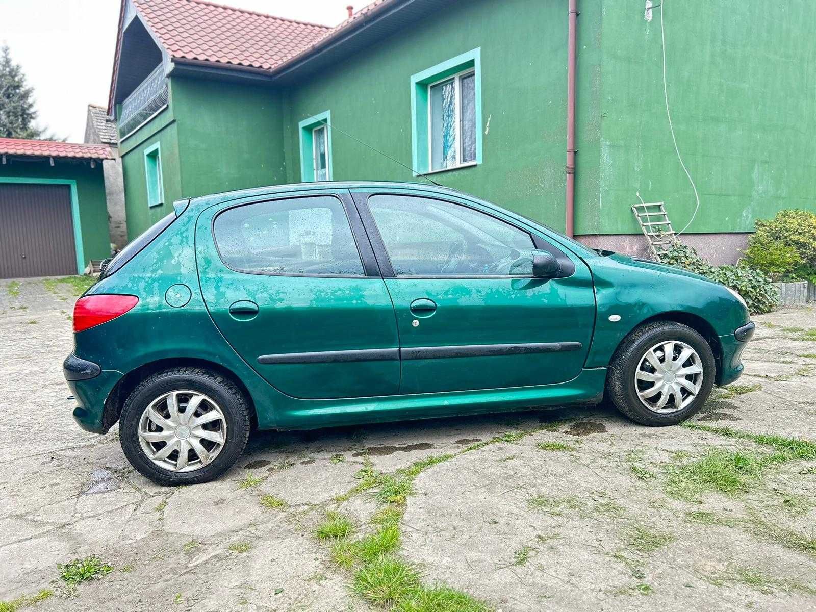 PEUGEOT 206 Hatchback 2002 rok 1.4 benzyna HAK