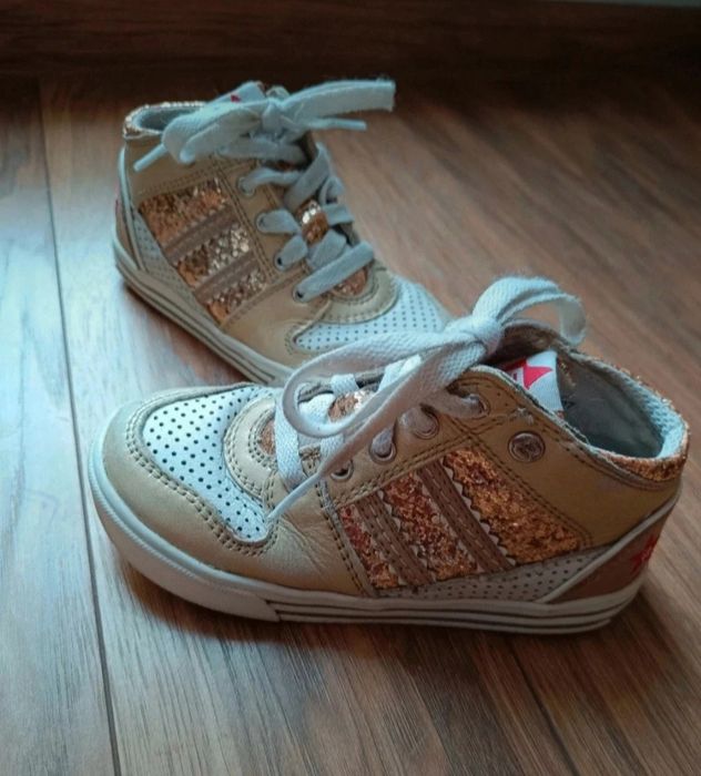 Buty jesienne przejściowe dla dziewczynki świecące BQZcekiny sportowe