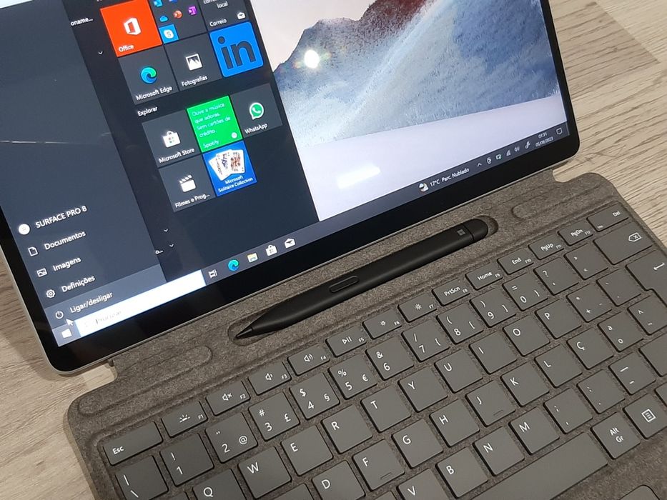 Surface Pro 9 - i7 + Teclado + Sim Pen