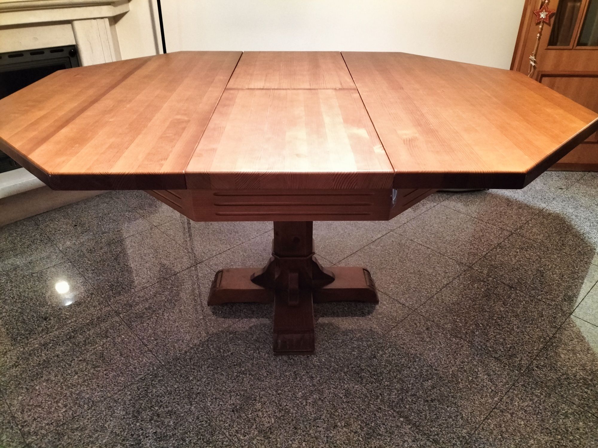 Mesa jantar hexagonal extensível + 4 cadeiras em pinho mel