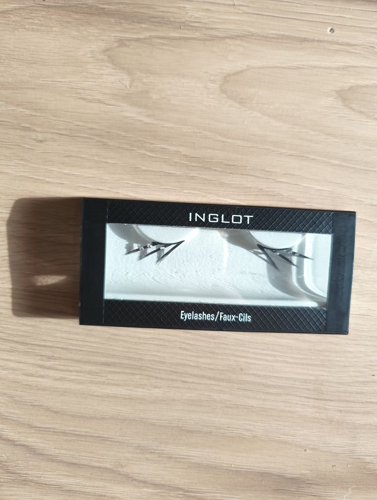 Rzęsy Inglot nowe