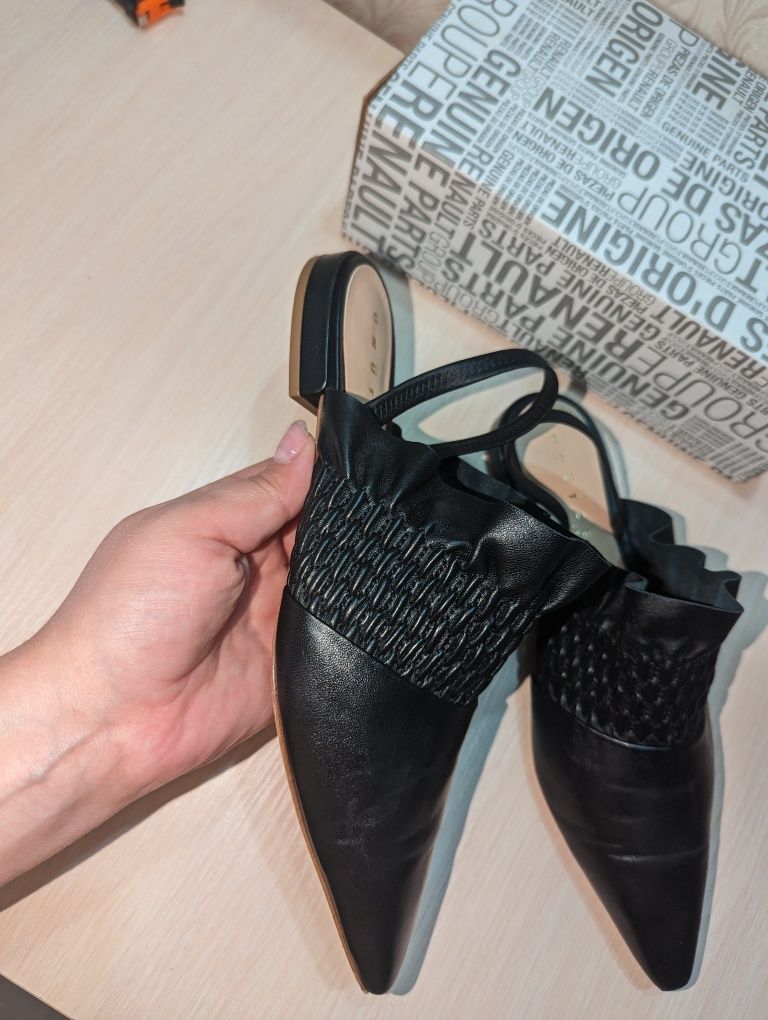 unutzer  handmade мюллі туфлі 38 по устілці 25.8 см ширина 8 см каблук