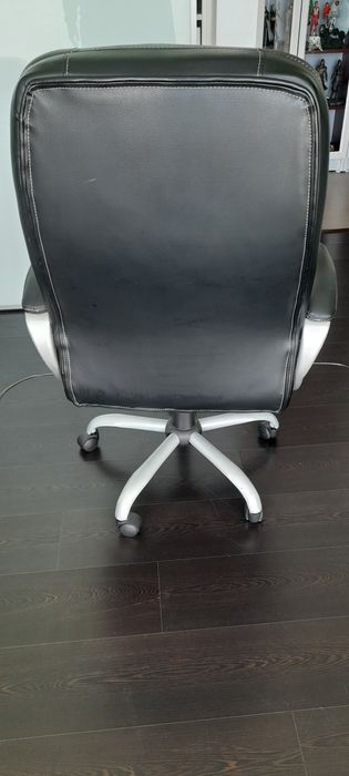 Cadeira Gaming com 5 rodas