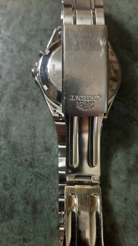 Продам часы ориент оригинал механика