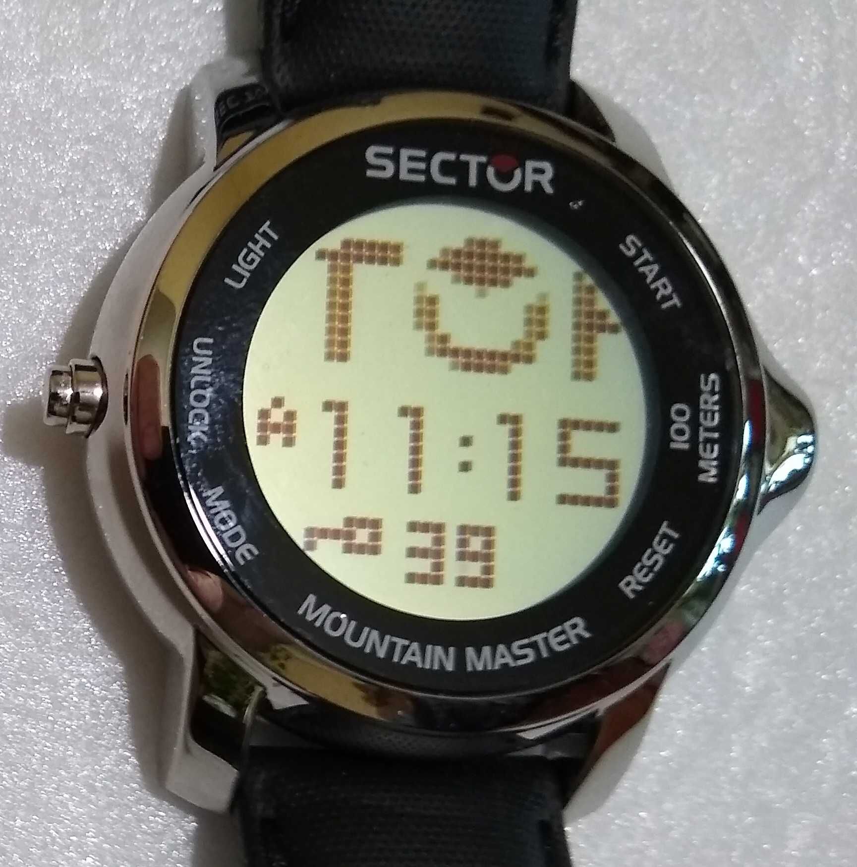 Часы•Sector Mountain Master •высотомер, барометр, компас, термометр