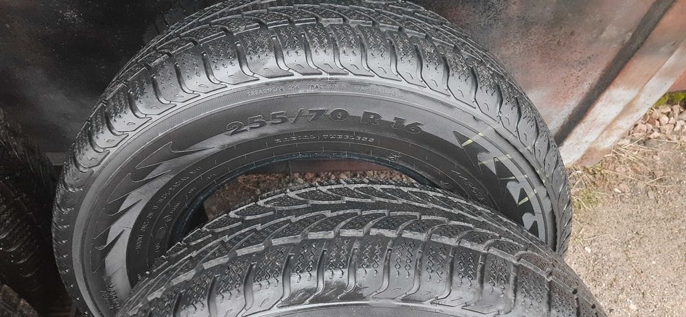 Продам шини Nokian WR 255/70 R16 зима