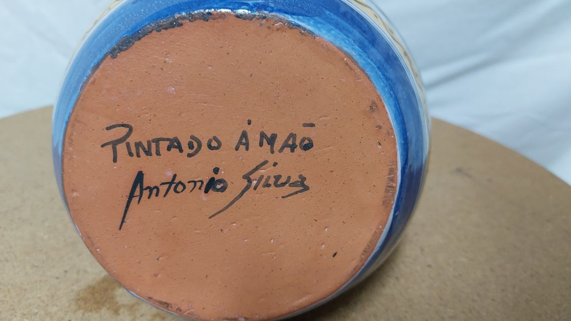 Jarra pintada à  mão