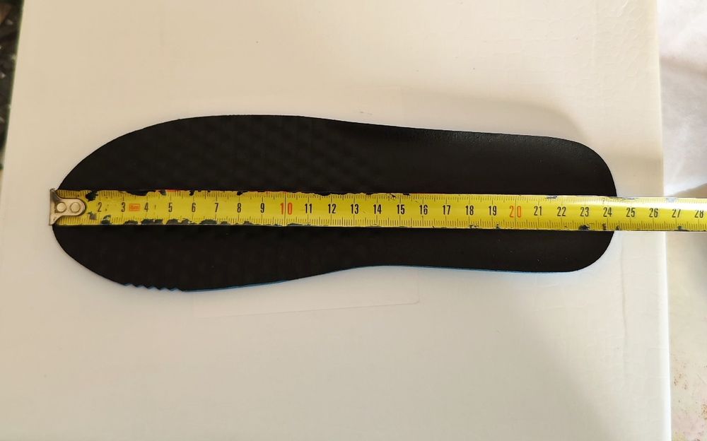 Кроссовки женские со стразами. р. З9/2Ч см