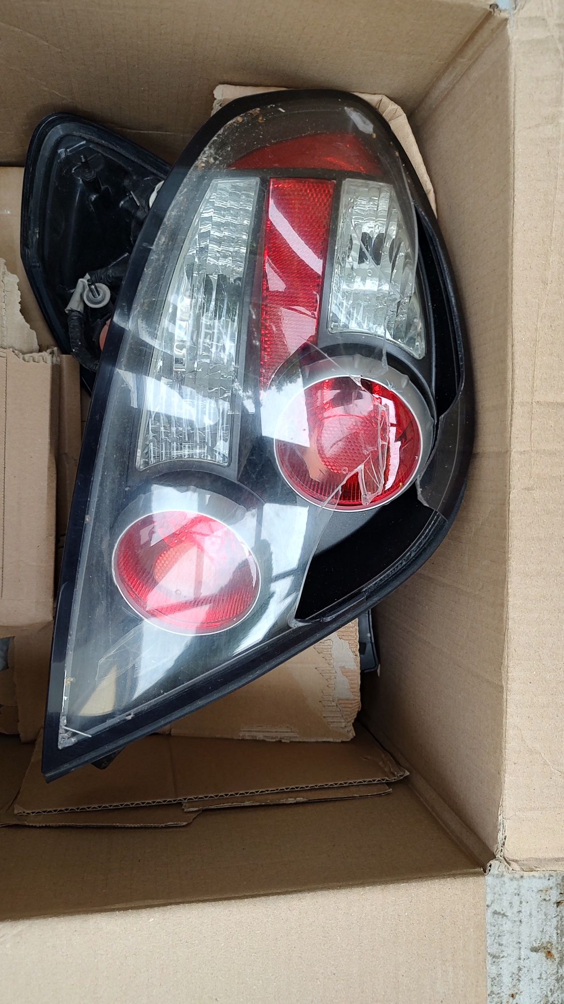 lampy tył Hyundai Coupe Tiburon