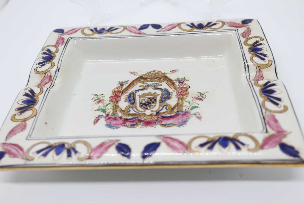 Cinzeiro porcelana chinesa com brasão de Armas Mello e Castro XX