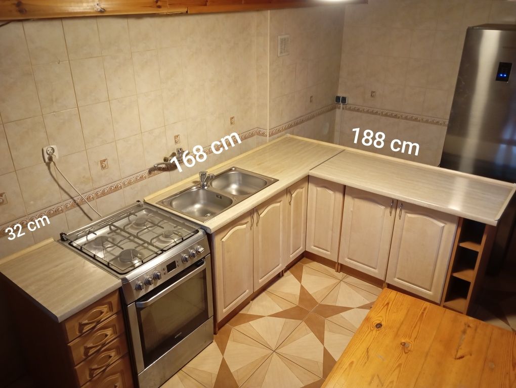 Blat kuchenny Pfleiderer ze zlewem i baterią długość 3,28m, gr. 38mm