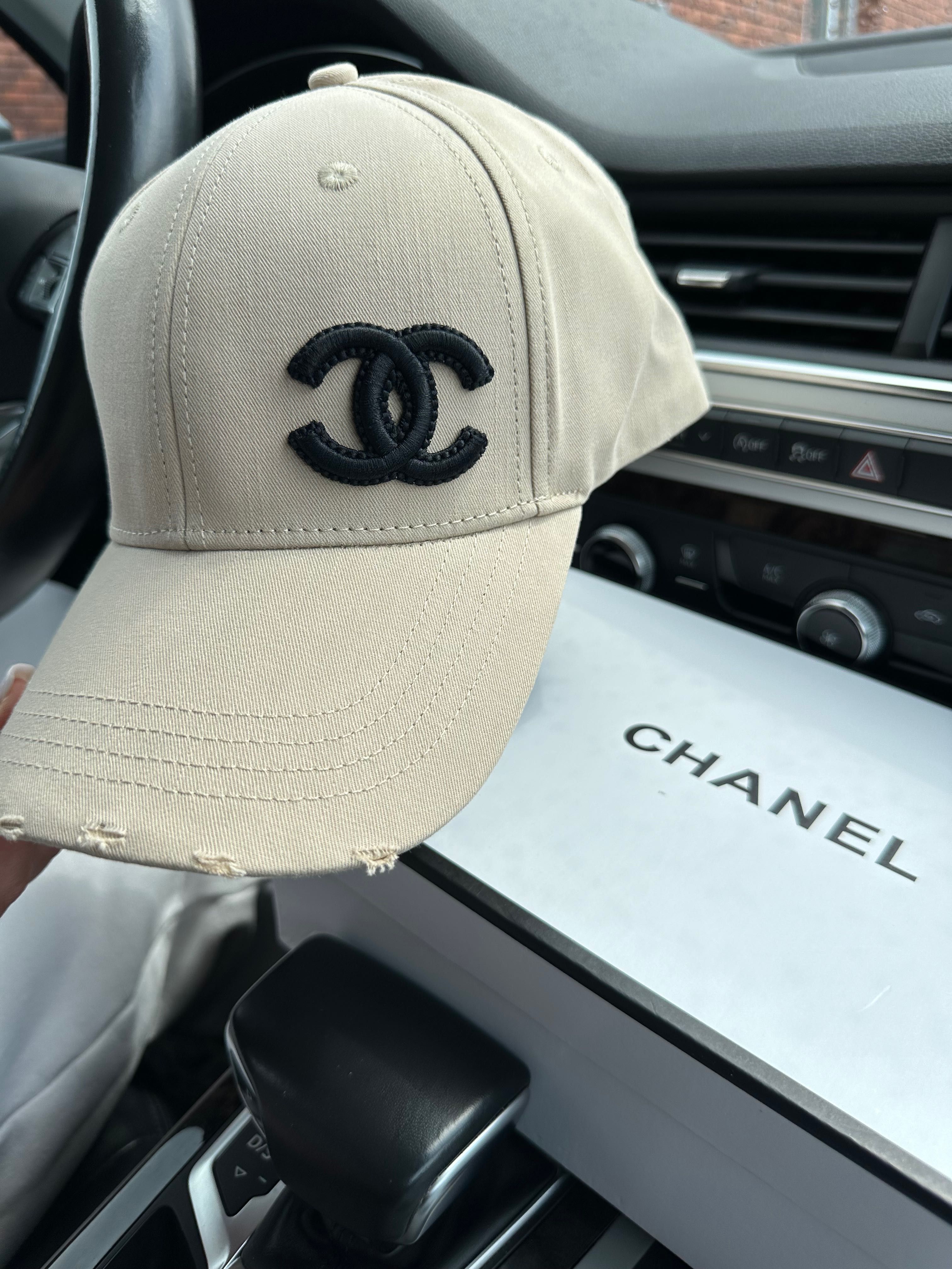 Кепка Chanel в двох кольорах