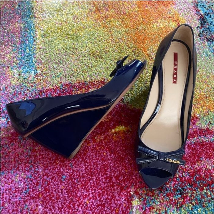 Obuwie damskie PRADA Vernice Royal 38 jak nowe oryginalne