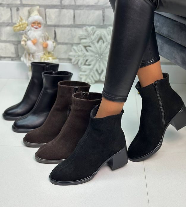 Жіночі шкіряні зимові черевики в кольорах