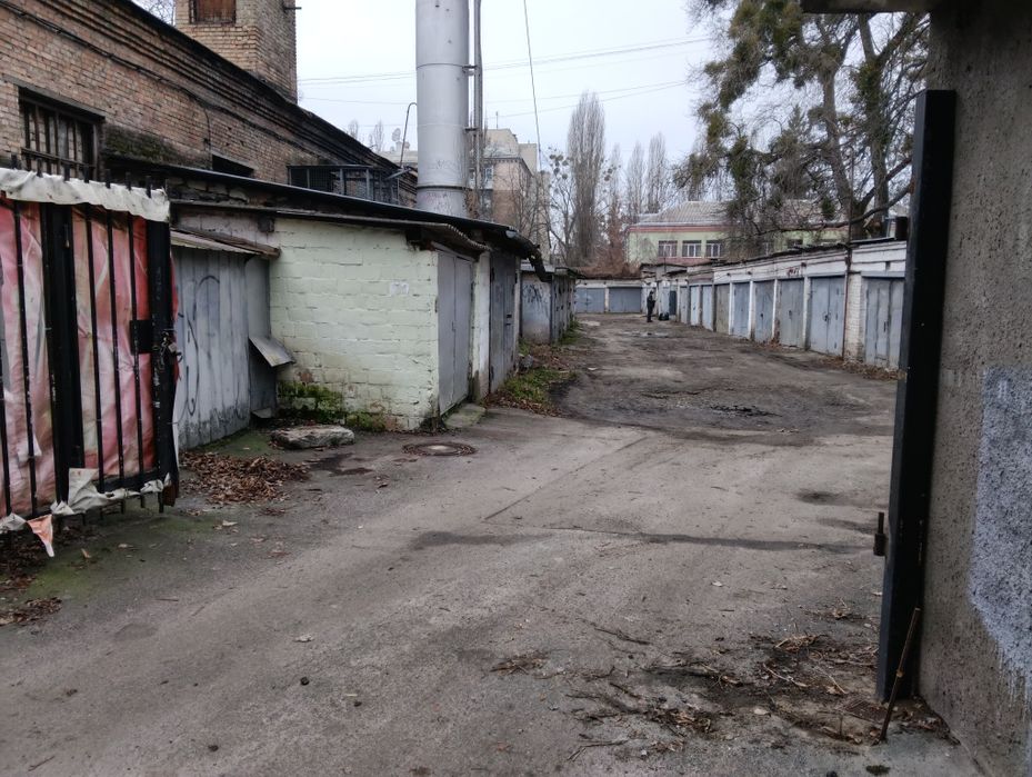 Сдам широкий капитальный гараж в хорошей локации