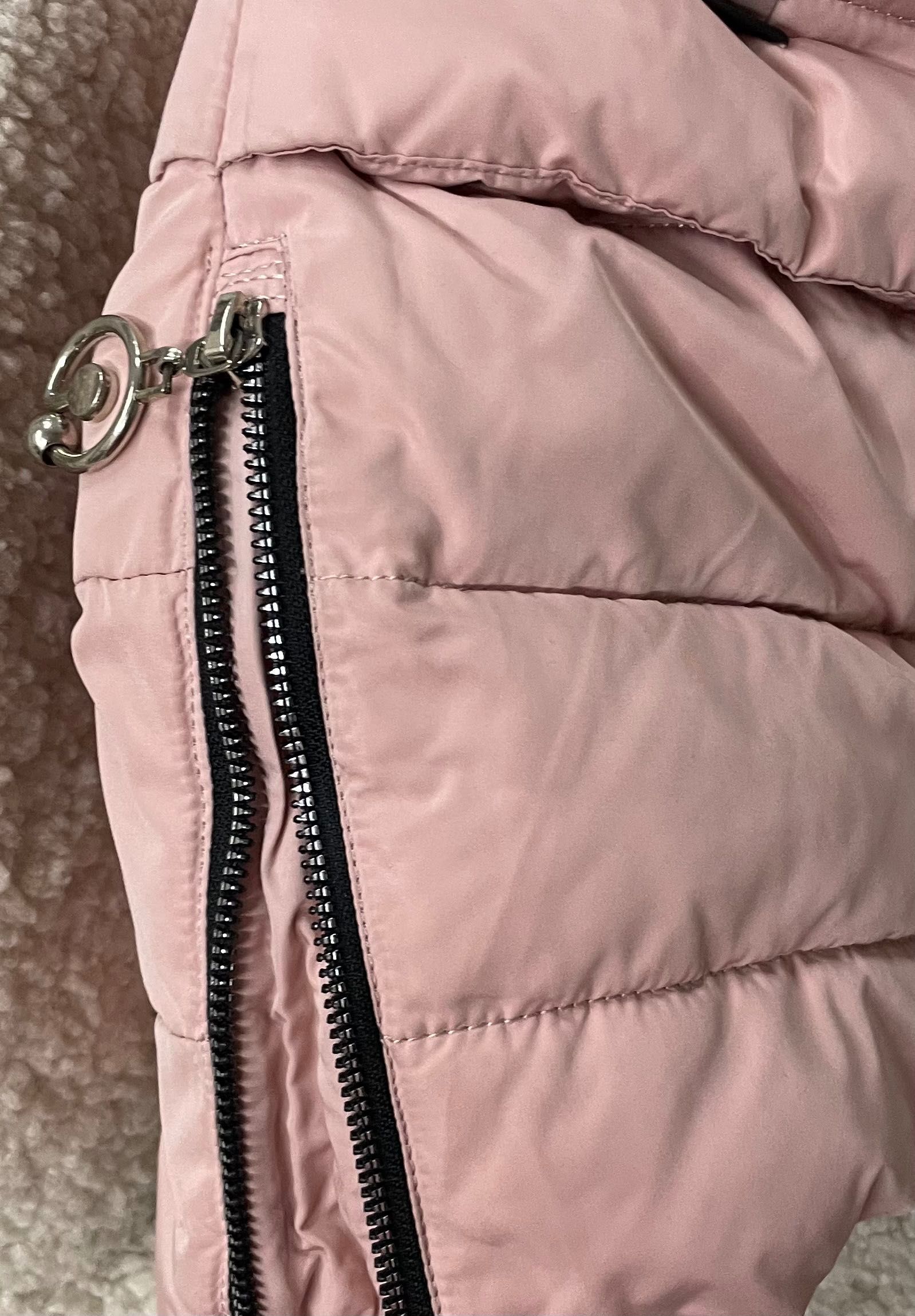 Зимова куртка для дівчини  рожевого кольору на 4-7 років